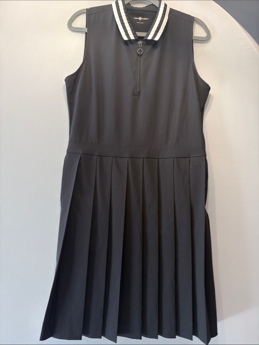 Tory Sport Black Sleeveless Pleated Polo Zip Dress with White-Striped Collar - Picture 4 of 5